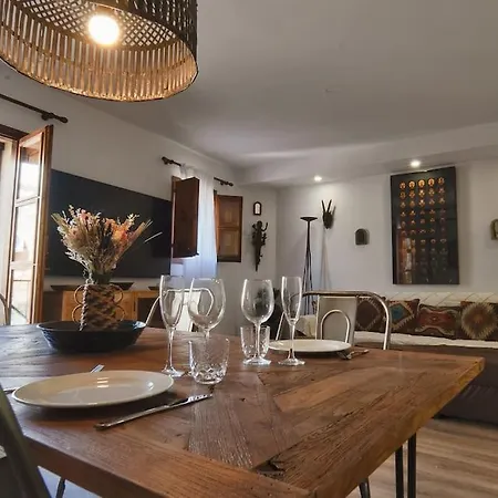 Seahomes Vacations - Centric 100m And Pkg Apartment