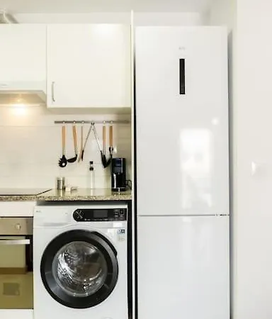 Seahomes Vacations - Centric 100m And Pkg Apartment *