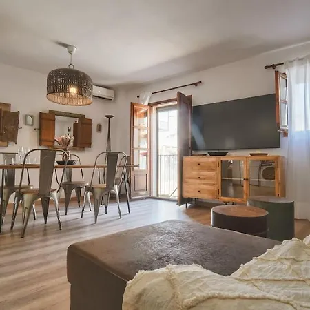 Seahomes Vacations - Centric 100m And Pkg Apartment